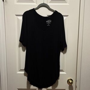 Torrid Black V-Neck Short Sleeve Top